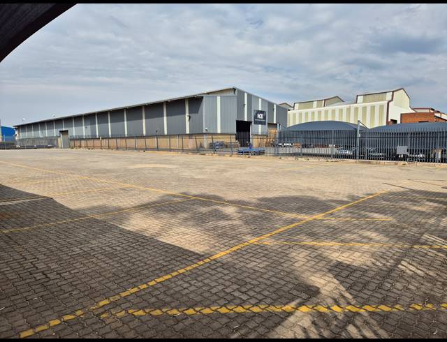 1,969M² WAREHOUSE TO LET IN DRIEHOEK